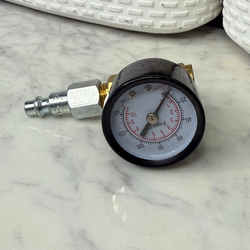 Pressure Gauge 140 PSI 1/4 in. NPT Dry Filled Pressure Gauge
